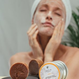 jabon facial mujer, jabon facial solido, desmaquillante, cosmetica natural, jabon piel grasa